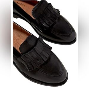 🖤 Seychelles for Anthropologie Black Leather Fringe Loafers Size 7.5
